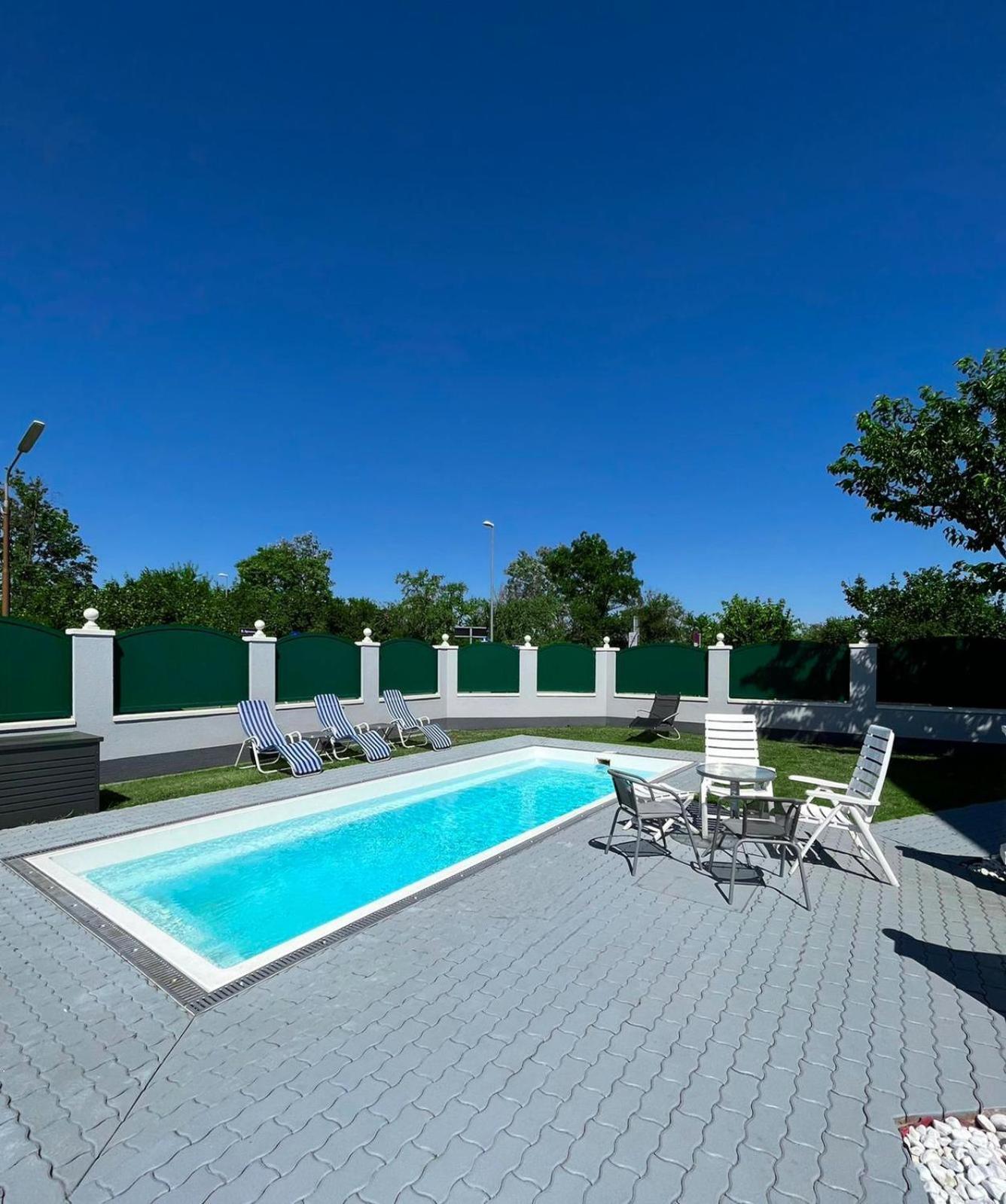 Atemberaubendes Apartment + Pool Viyana Dış mekan fotoğraf